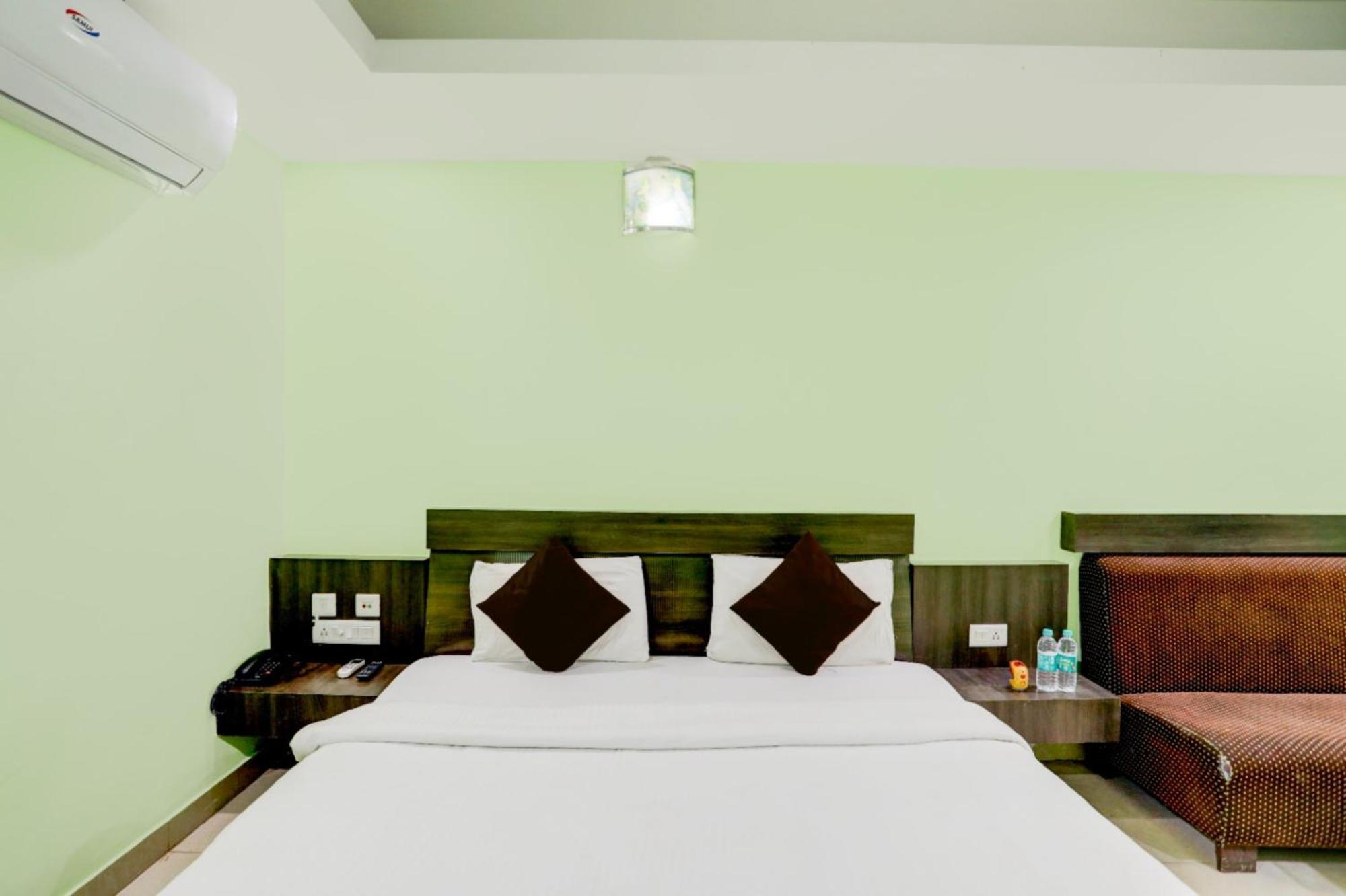Deep Ganga Inn Near Sea Beach By Morservices Puri Exterior foto