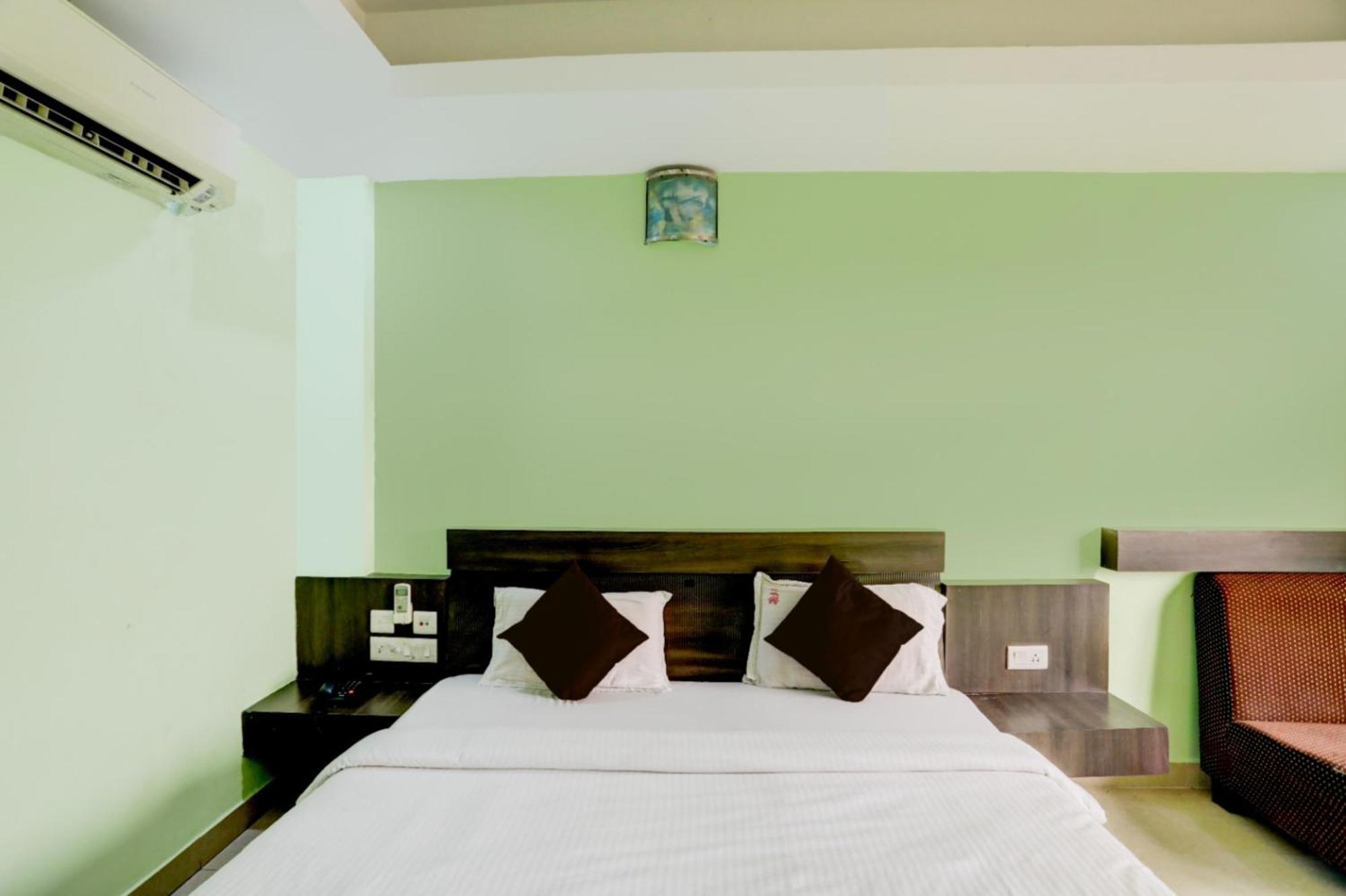 Deep Ganga Inn Near Sea Beach By Morservices Puri Exterior foto