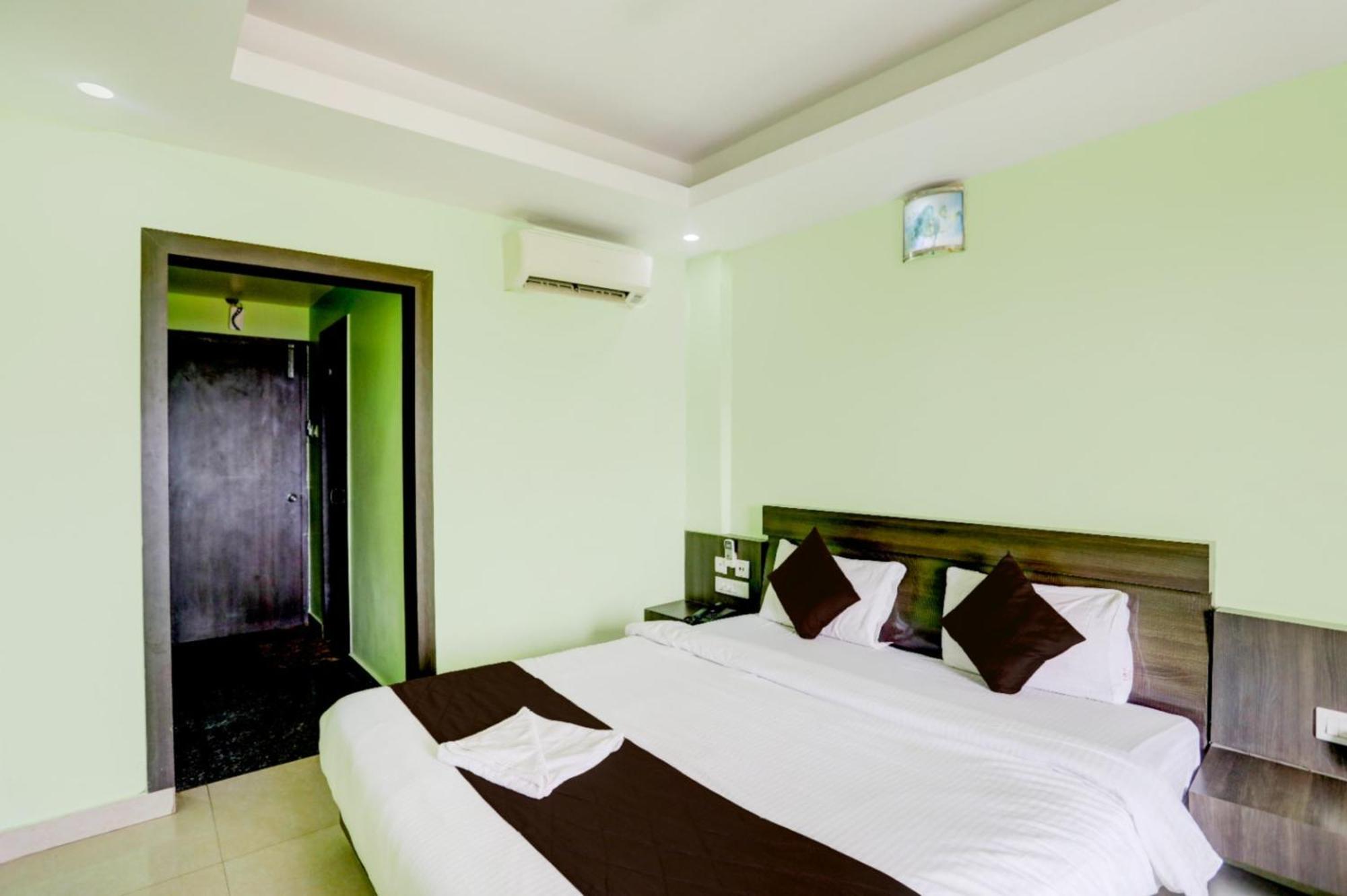 Deep Ganga Inn Near Sea Beach By Morservices Puri Exterior foto