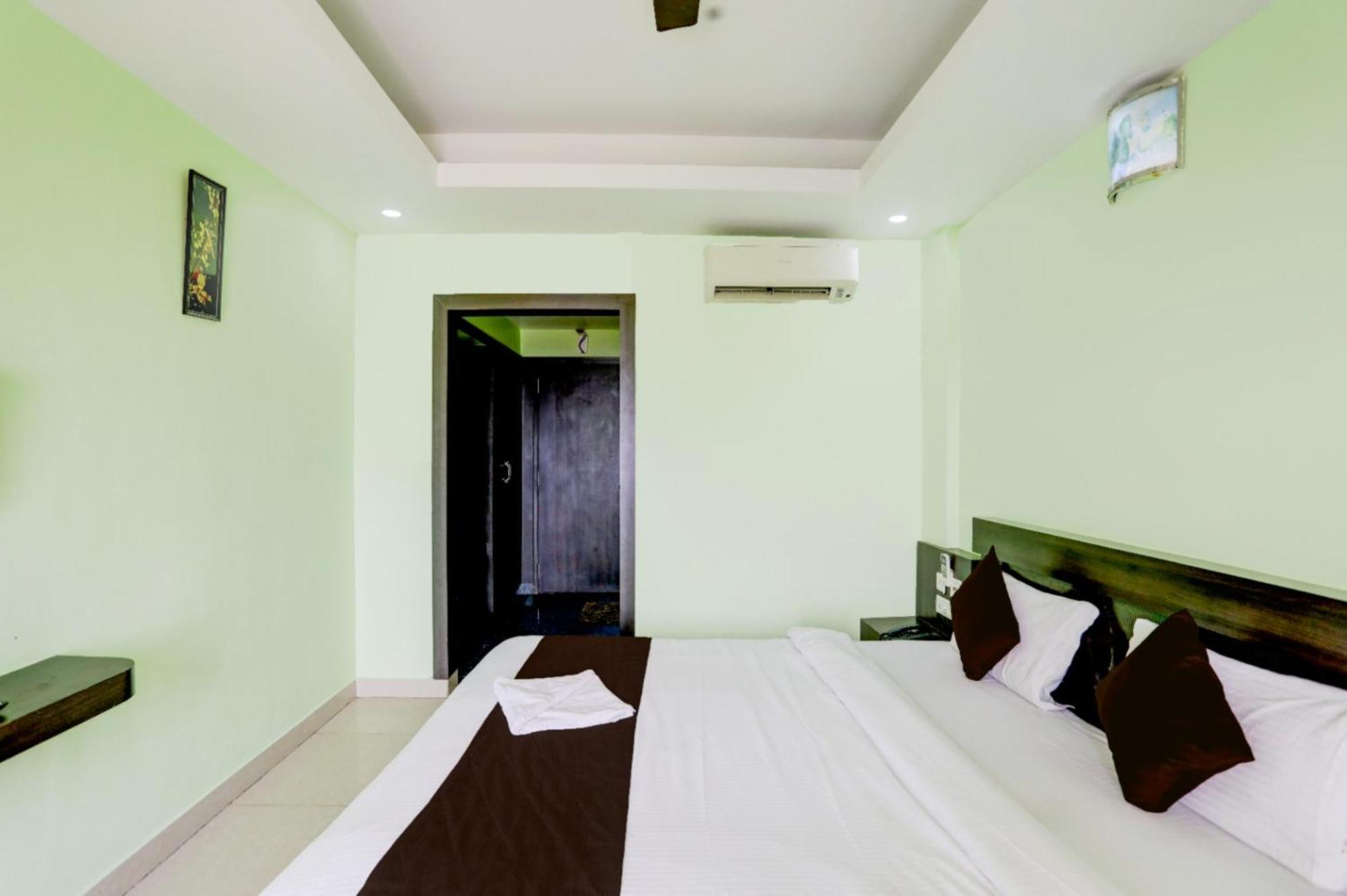 Deep Ganga Inn Near Sea Beach By Morservices Puri Exterior foto